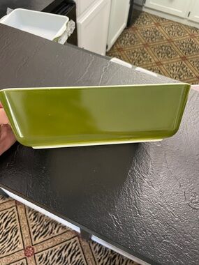 Pyrex Olive Green Rectangular Fridgie Baking Dish 1 1/2 Qt